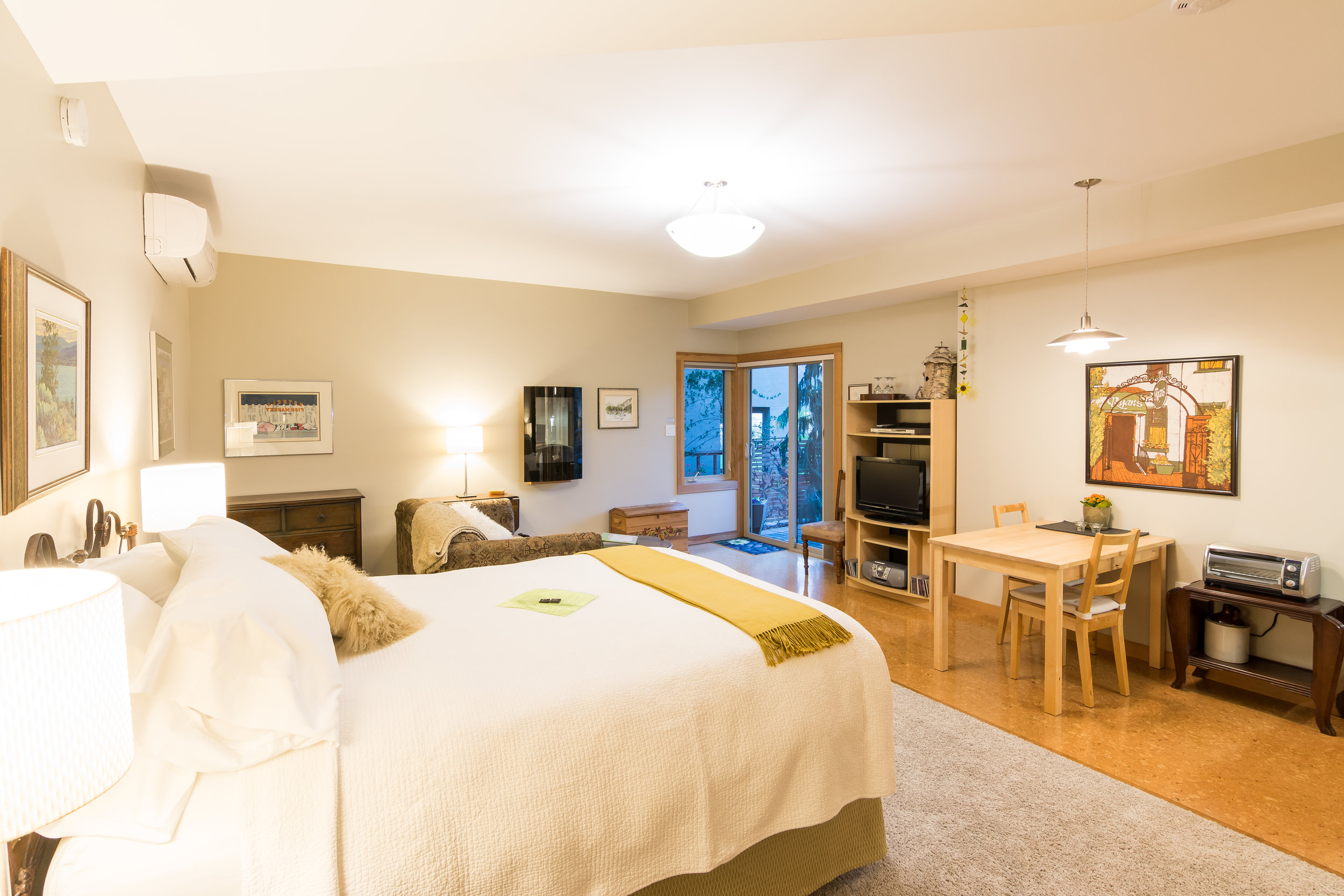 2016-Cormiers-Studio-B&B-50.jpg