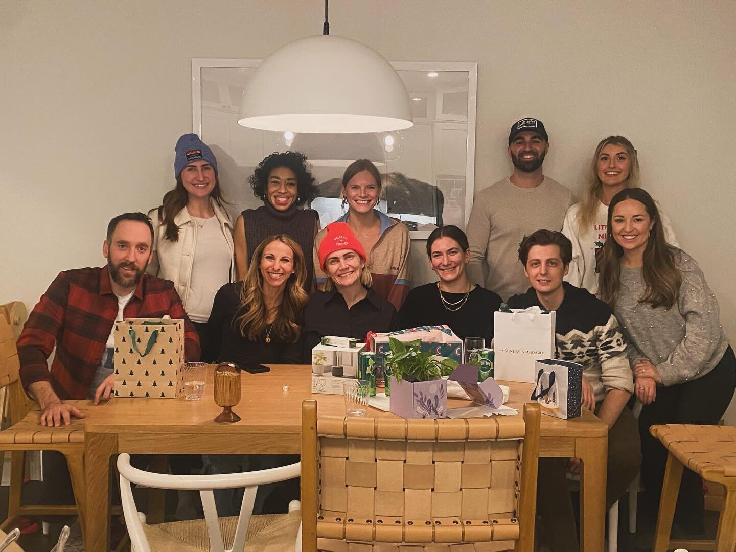 Happy Holidays from the P+C crew! So grateful for these amazing humans and those not able to be with us (+ alumni, of course!). Wishing you all joy, health and happiness this season.
&bull;
#pilatesandcoffee