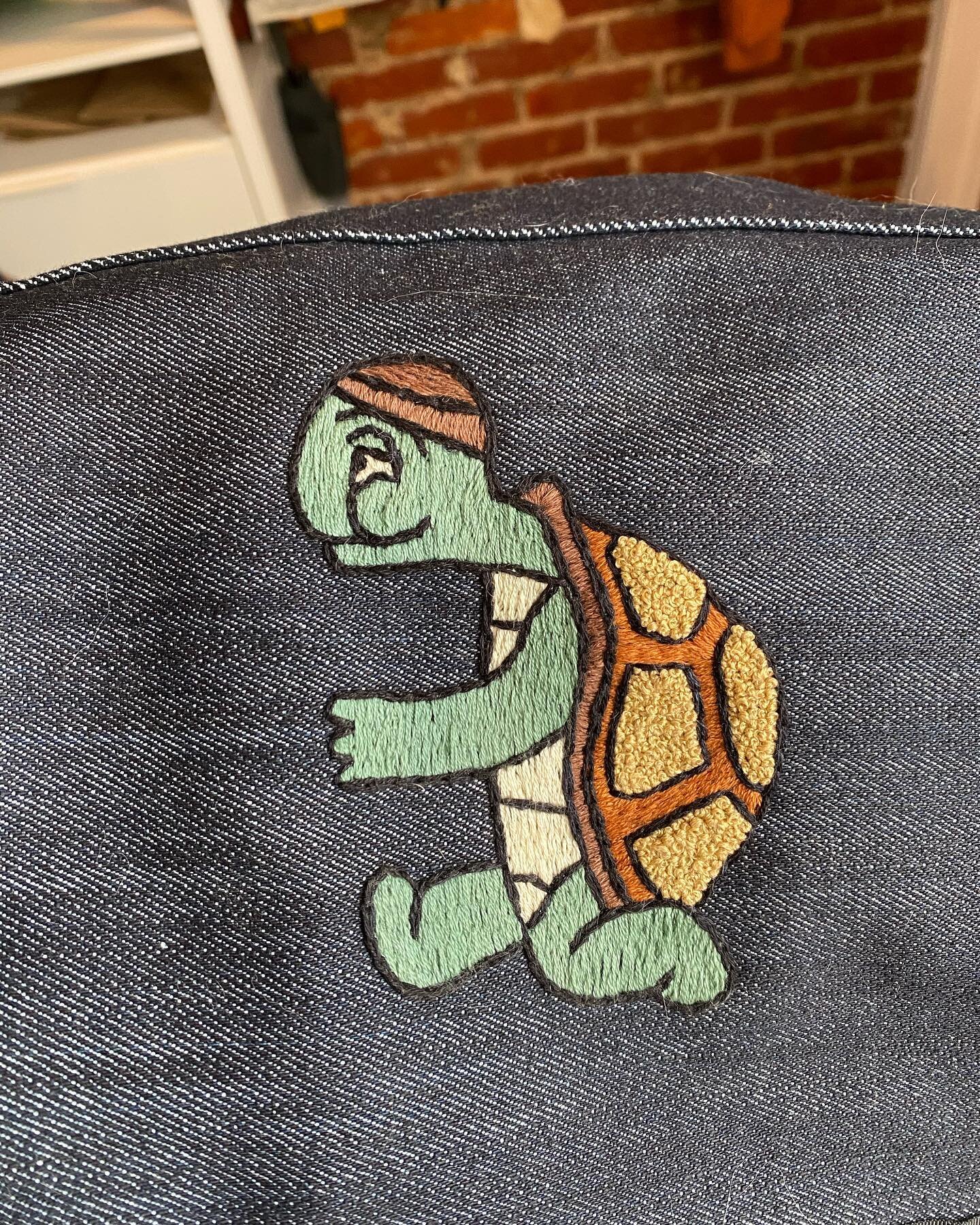 Just finished embroidering this turtle for my buddy @breckbuilt who built us these incredible shelves. Philly people check him out!
