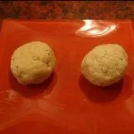 Can you tell which is the “control” matzoh ball and which is the gluten-free one?