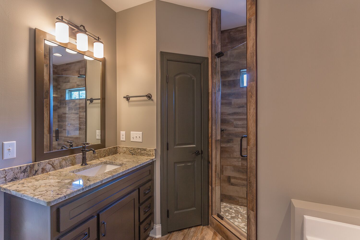 Bathroom_3.jpeg