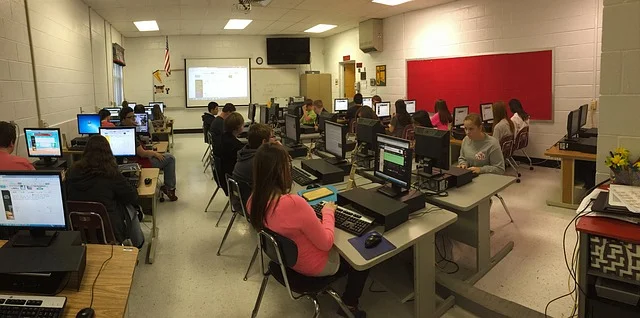 classroom-1541042_640.jpg