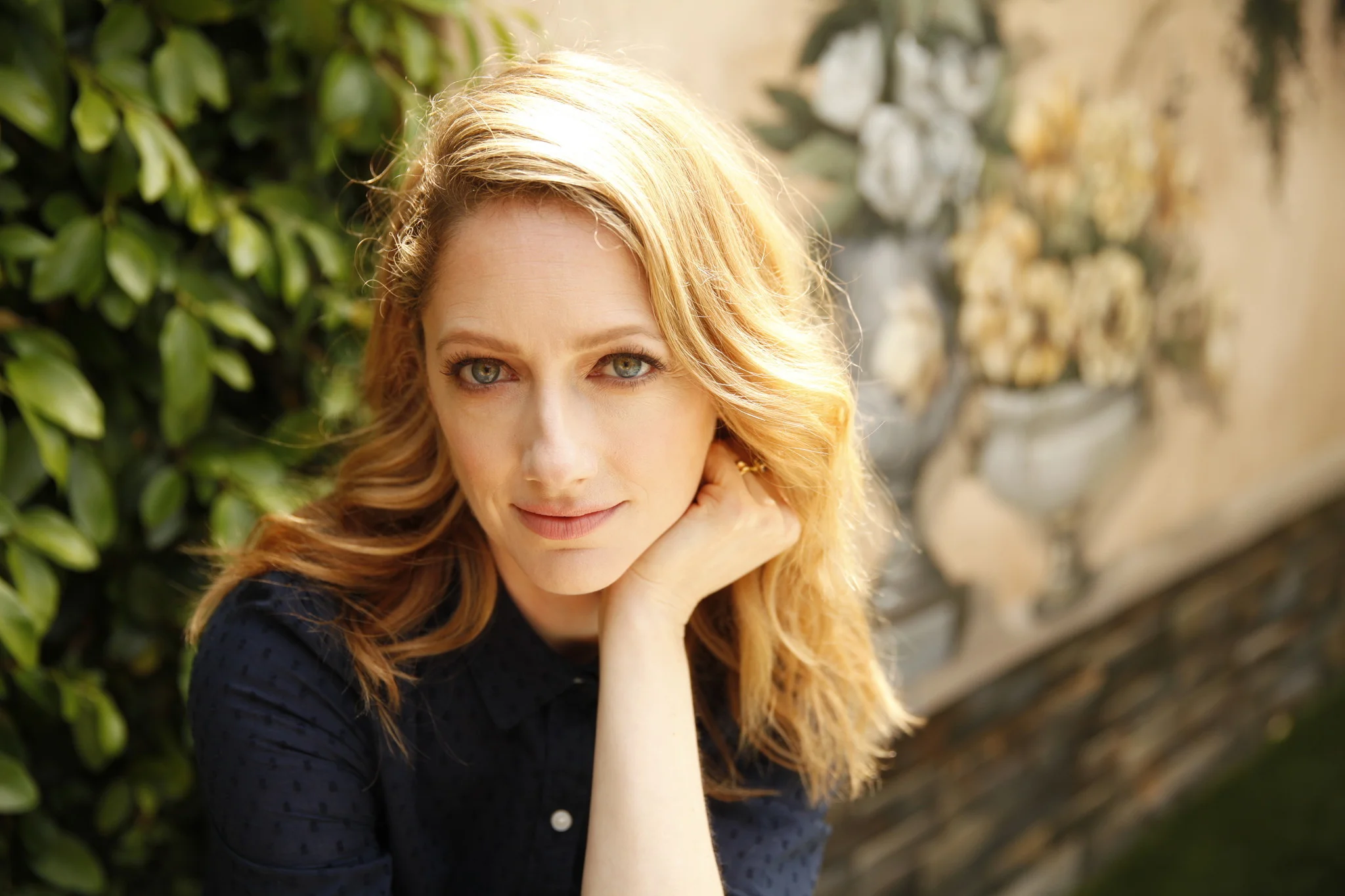 la-et-mn-judy-greer-20140429.jpg