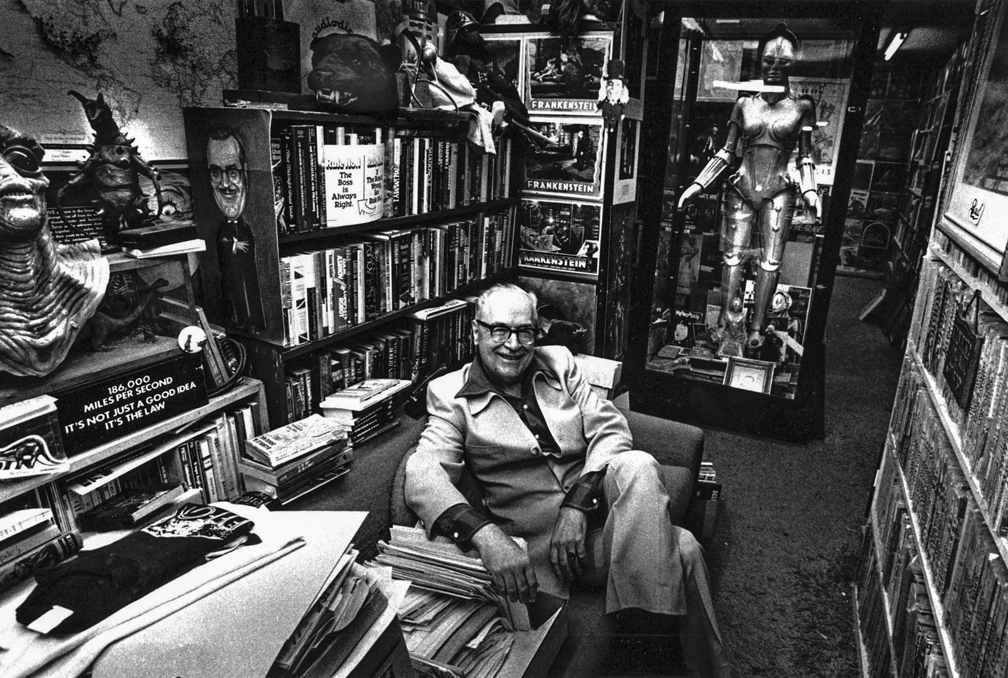 Коллекция работ от jackerman collection. Форрест Дж Экерман. Forrest j. Ackerman. Форрест Аккерман 1939. Форрест Аккерман и Миртл Джонс