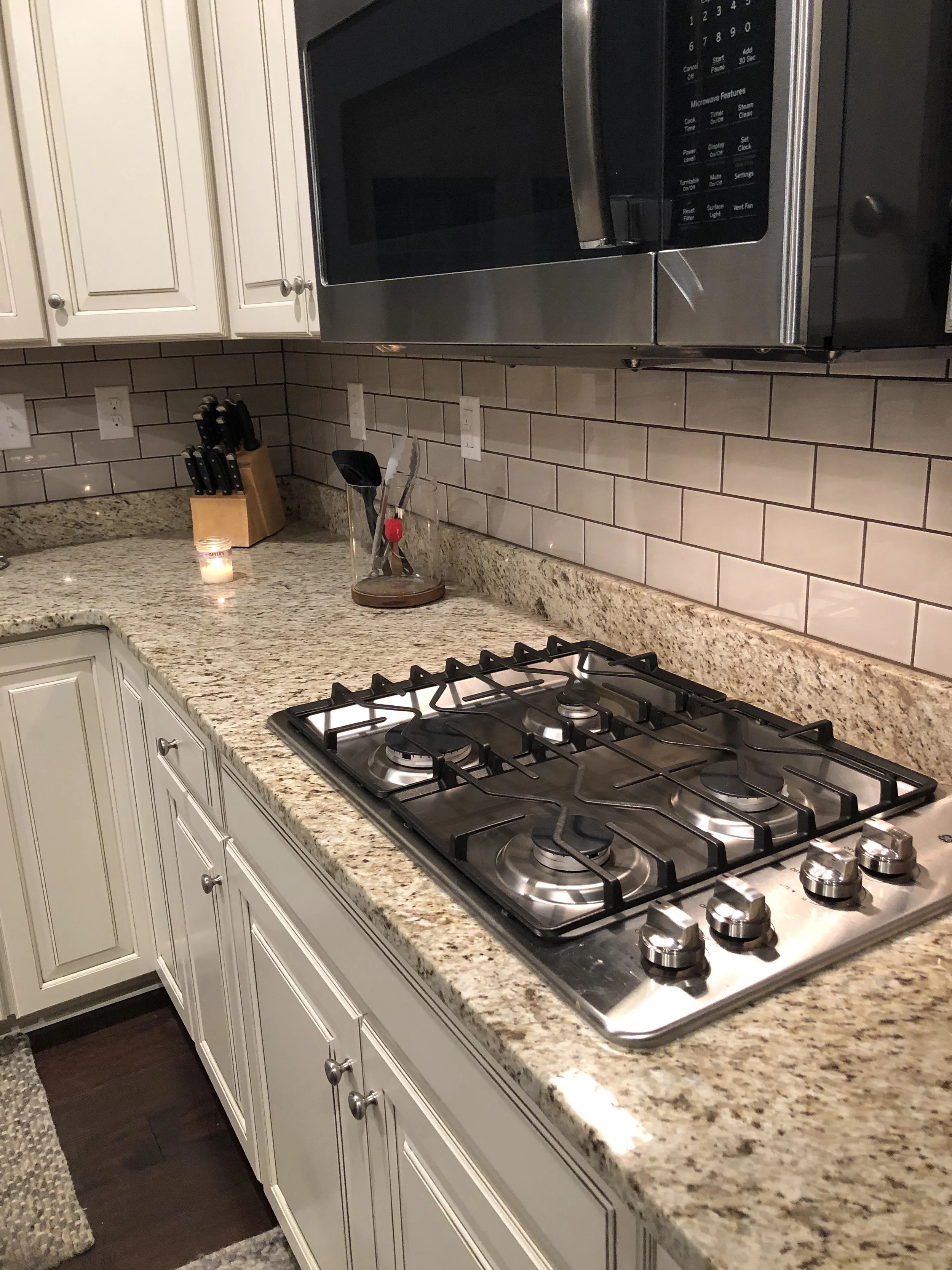 Subway tile (pearl) backsplash