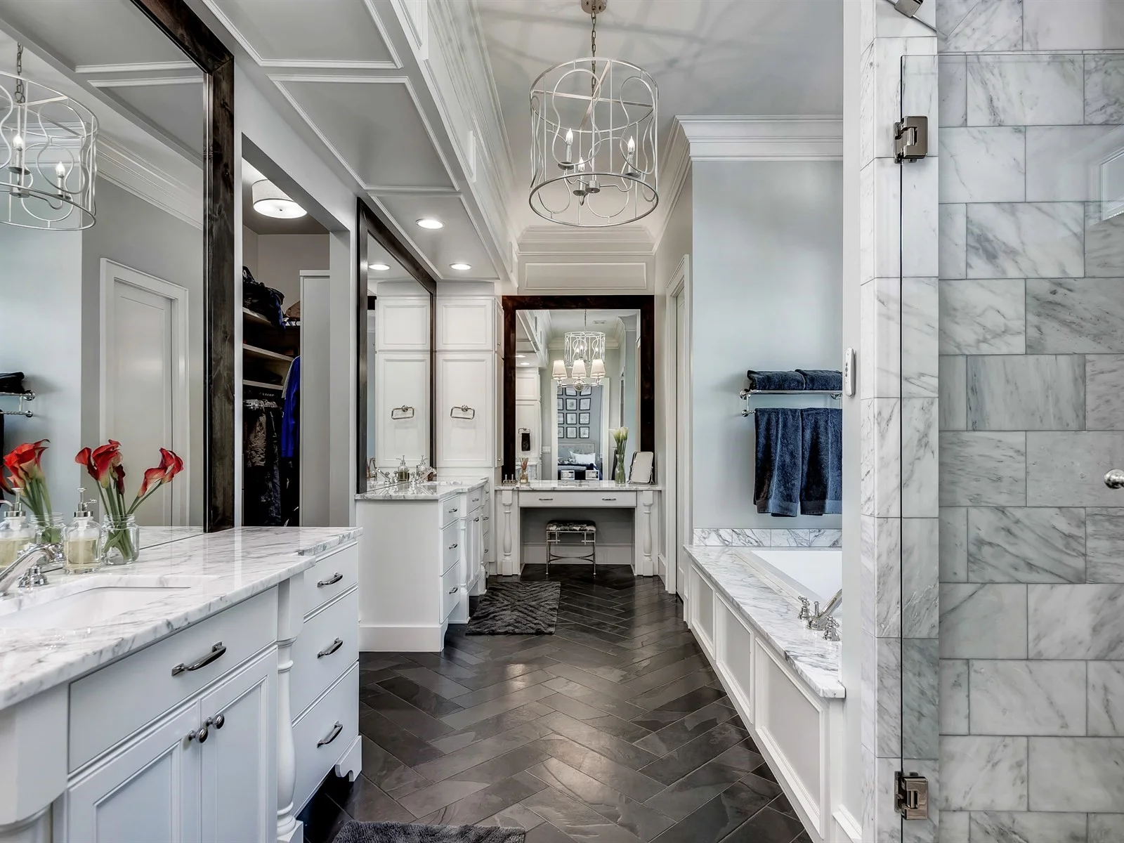 044_Master Bathroom .jpg