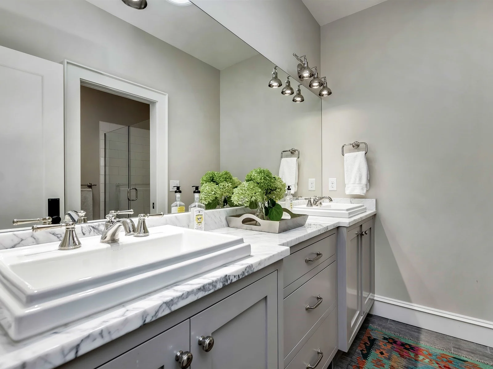 050_Bathroom .jpg