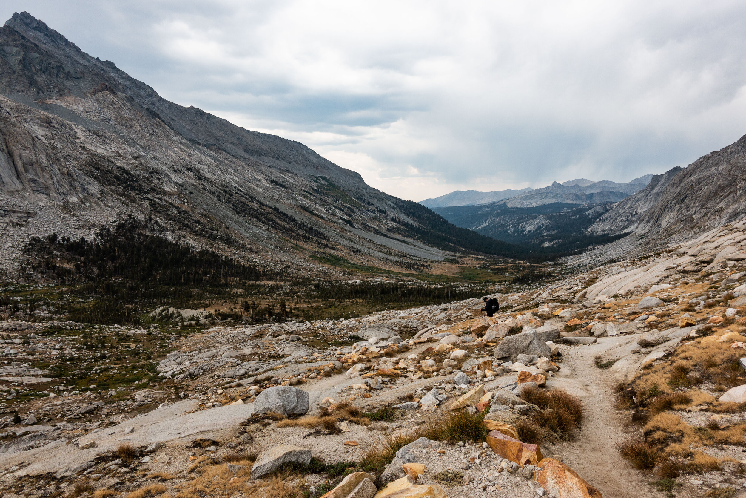 Descending down the Kaweah Gap