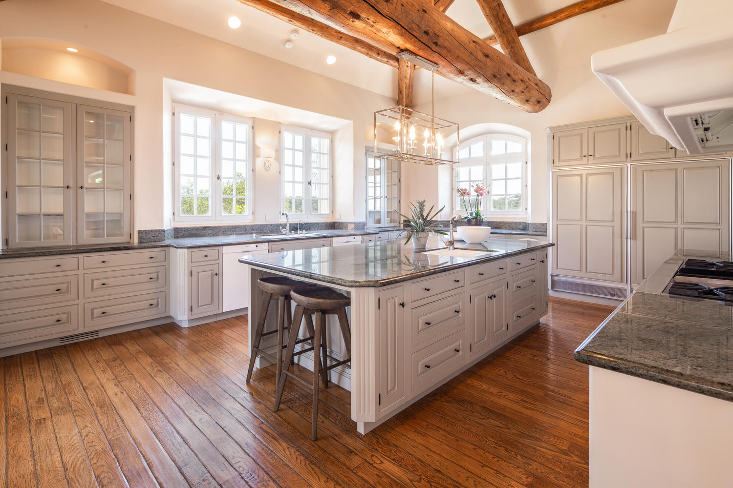 2520 Nightshade Place-large-007-26-Kitchen-1500x1000-72dpi.jpg