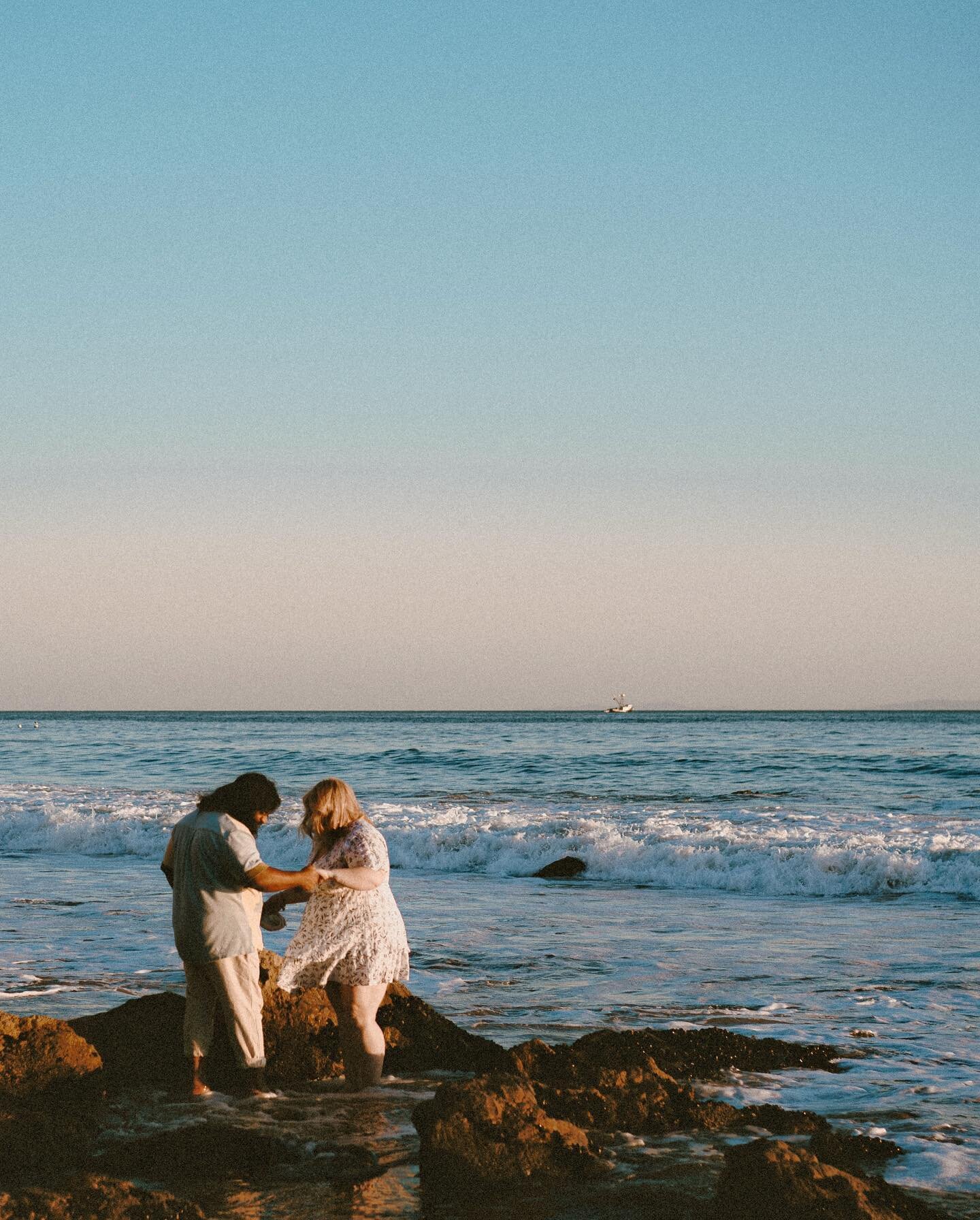 Post cards from Malibu 10.24.2022 

@xh_studio612 @bigrode16 
#malibu #losangelesphotographer #losangelesphotography #losangelesphotographers #laphotographer #laphotography #laphotographers #engaged #engagementphotos #engagementring #proposal #thekno