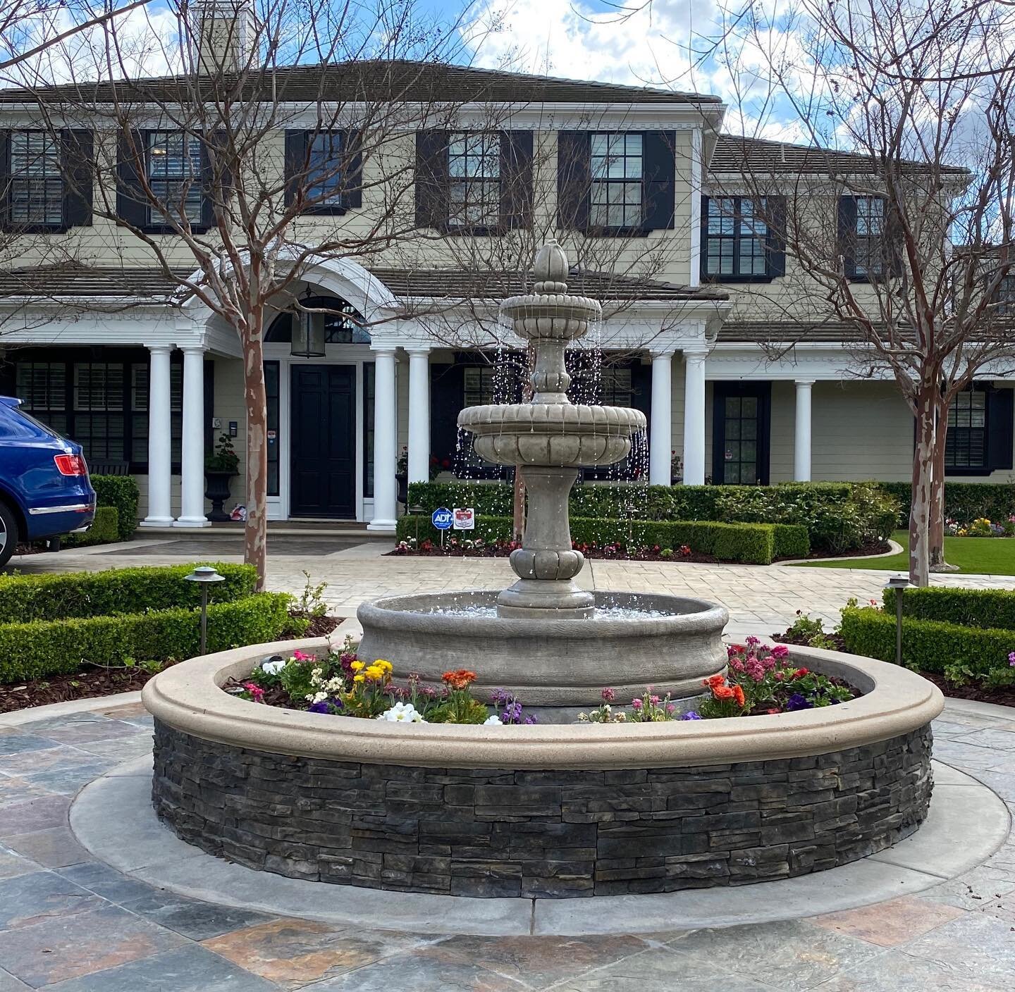 Bring some wow into your courtyard space. Come visit us for the perfect finishing touch for your home&rsquo;s outdoor aesthetic. #paradisefountains #orangecounty #fountain #fountains #waterfeature #homeimprovement #courtyard #inlandempire