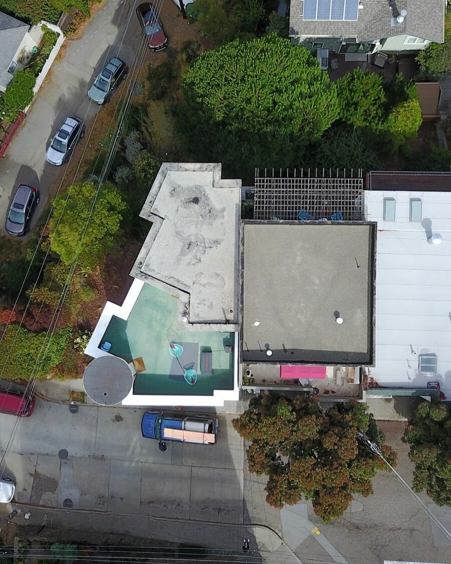 High above #BernalTurret, a renovation of a home with interesting geometry. Can you spot the circular turret (which houses a spiral staircase) on this trapezoid-shaped home? 

#BlueTruckStudio&nbsp;#ResidentialDesign&nbsp;#CaliforniaArchitect&nbsp;#C