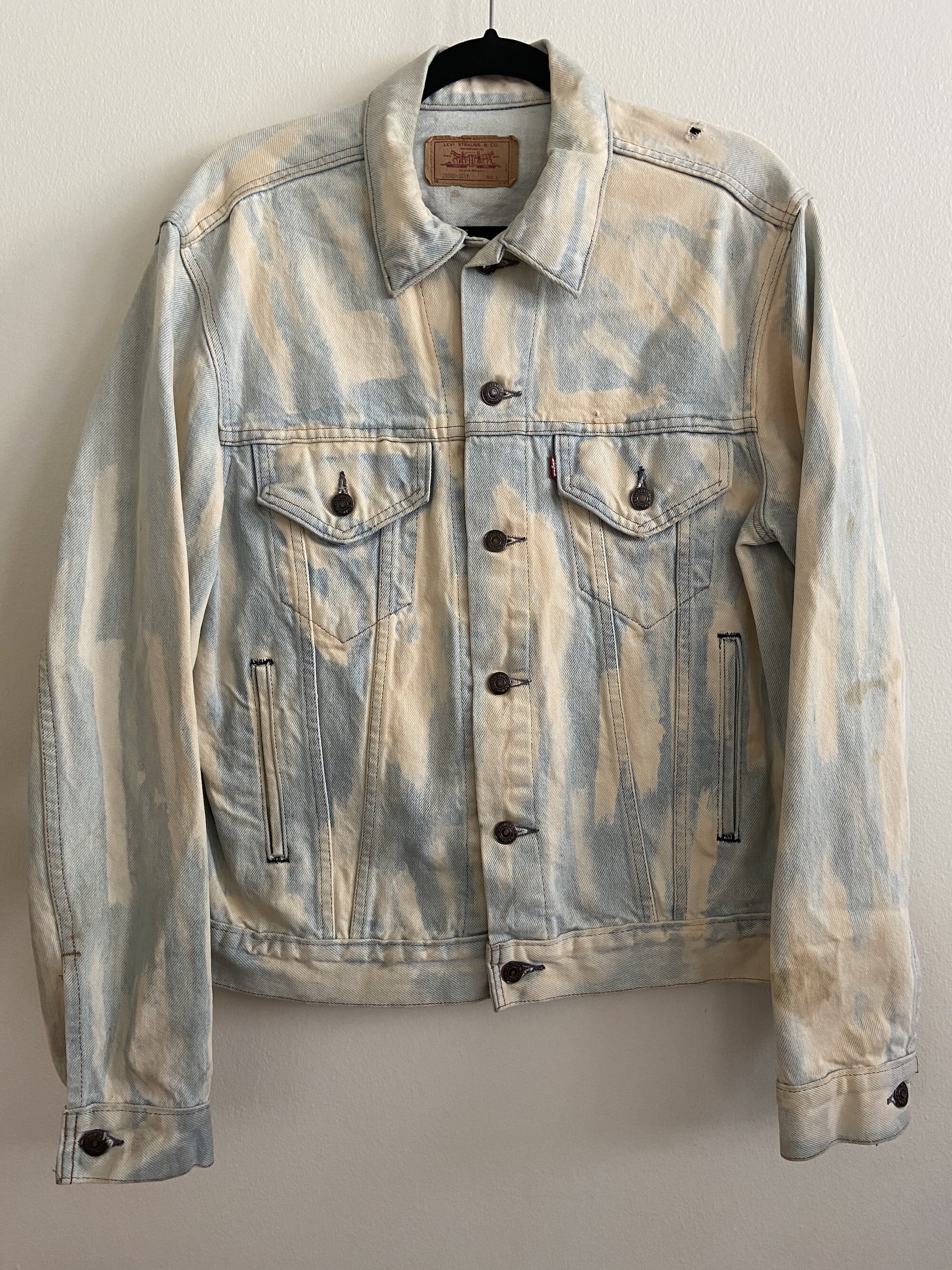 Vintage 4 Pocket Levi's Bleach Washed Denim Jean Jacket — DEAD PEOPLE'S SHIT