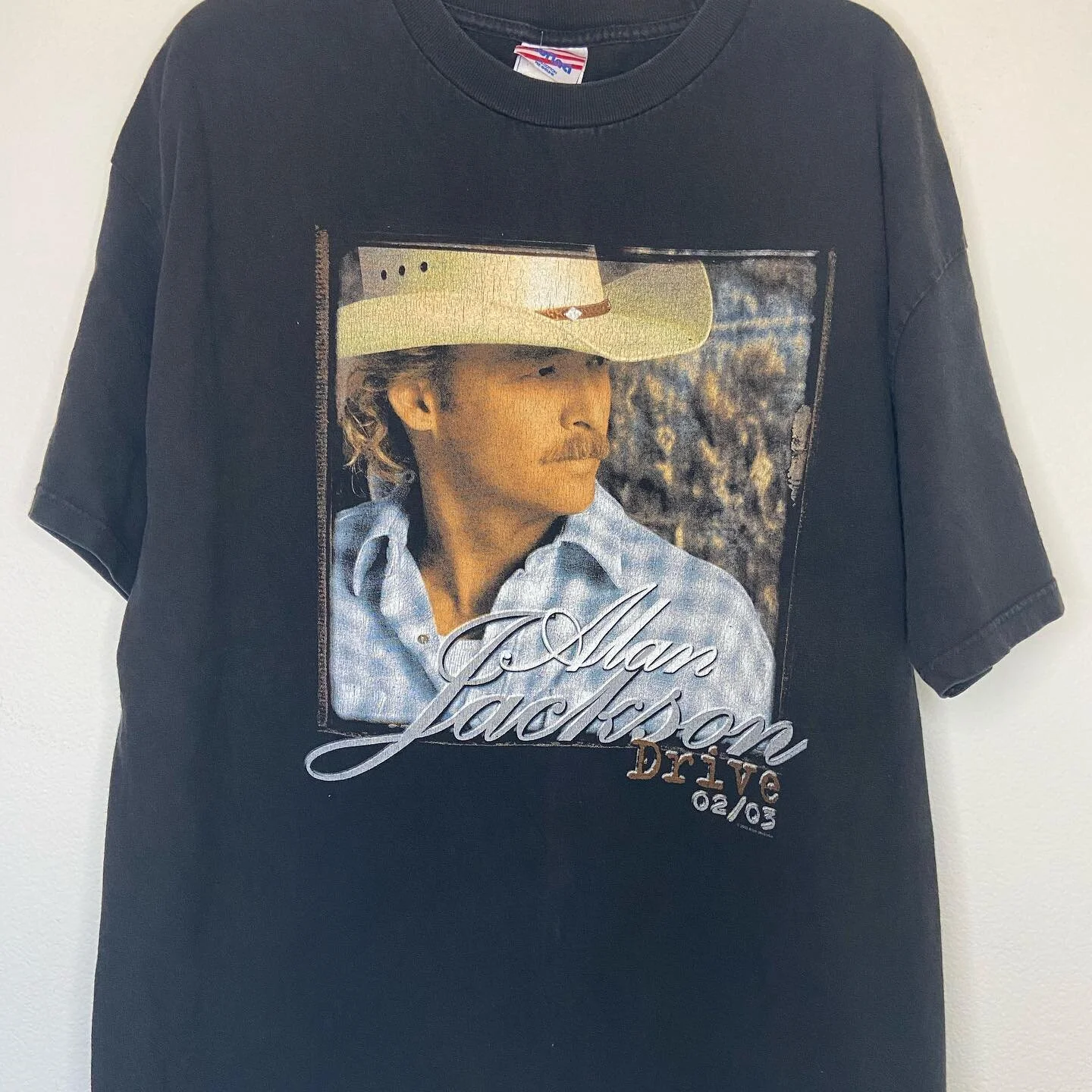 Vintage Allan Jackson Drive Tour T-Shirt
Shop DeadPeoplesShit.com 💀 (link in bio)