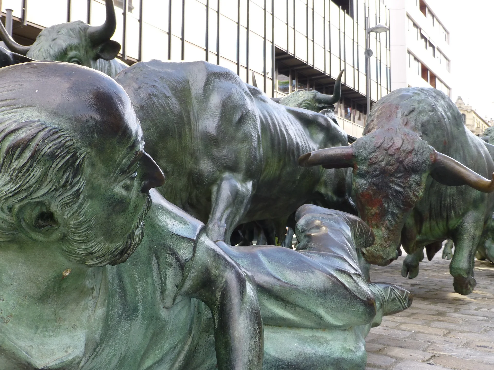 pamplona-2313470_1920.jpg