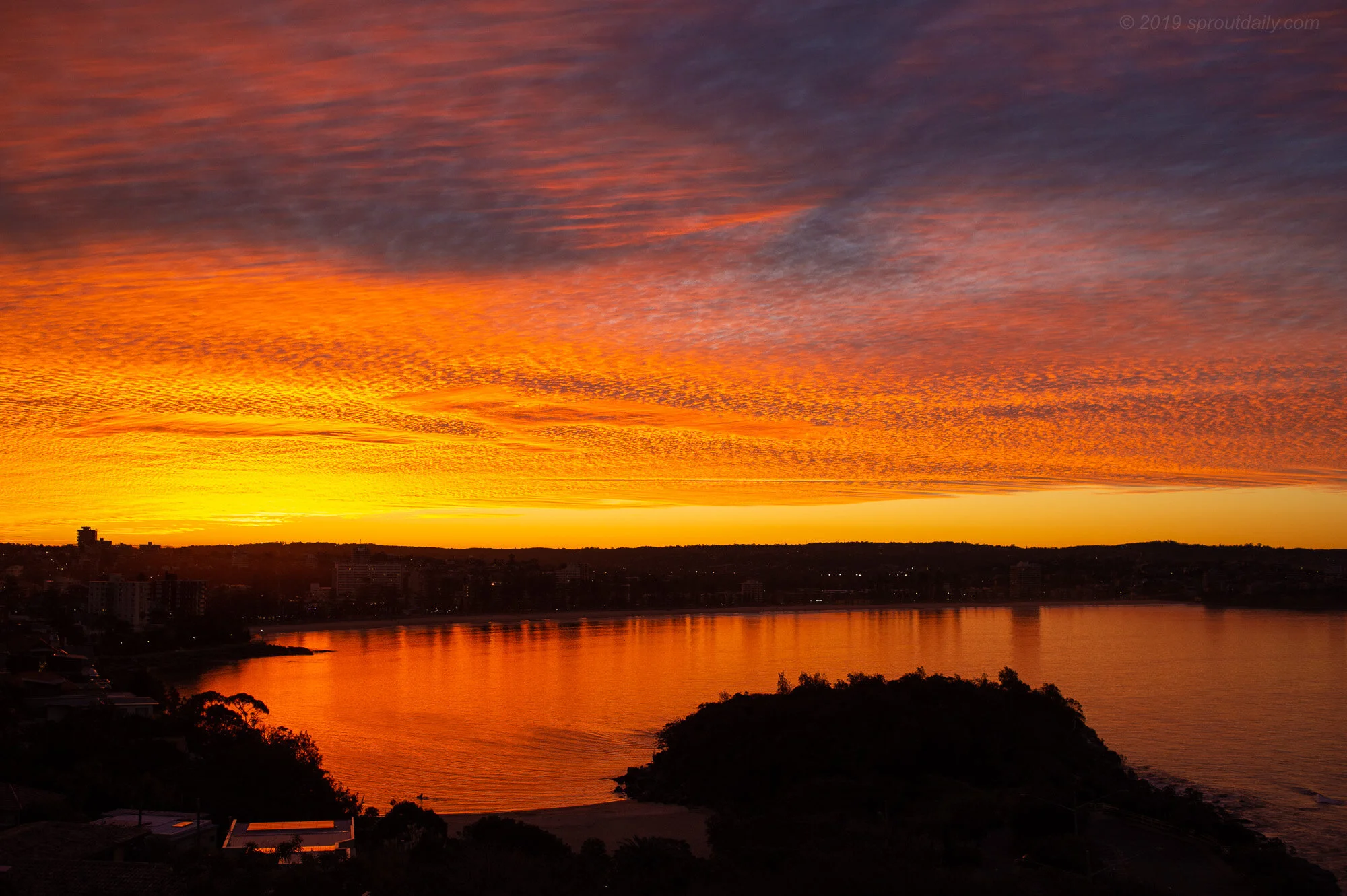 28 Jul - Fully Lit, Cabbage Tree Bay