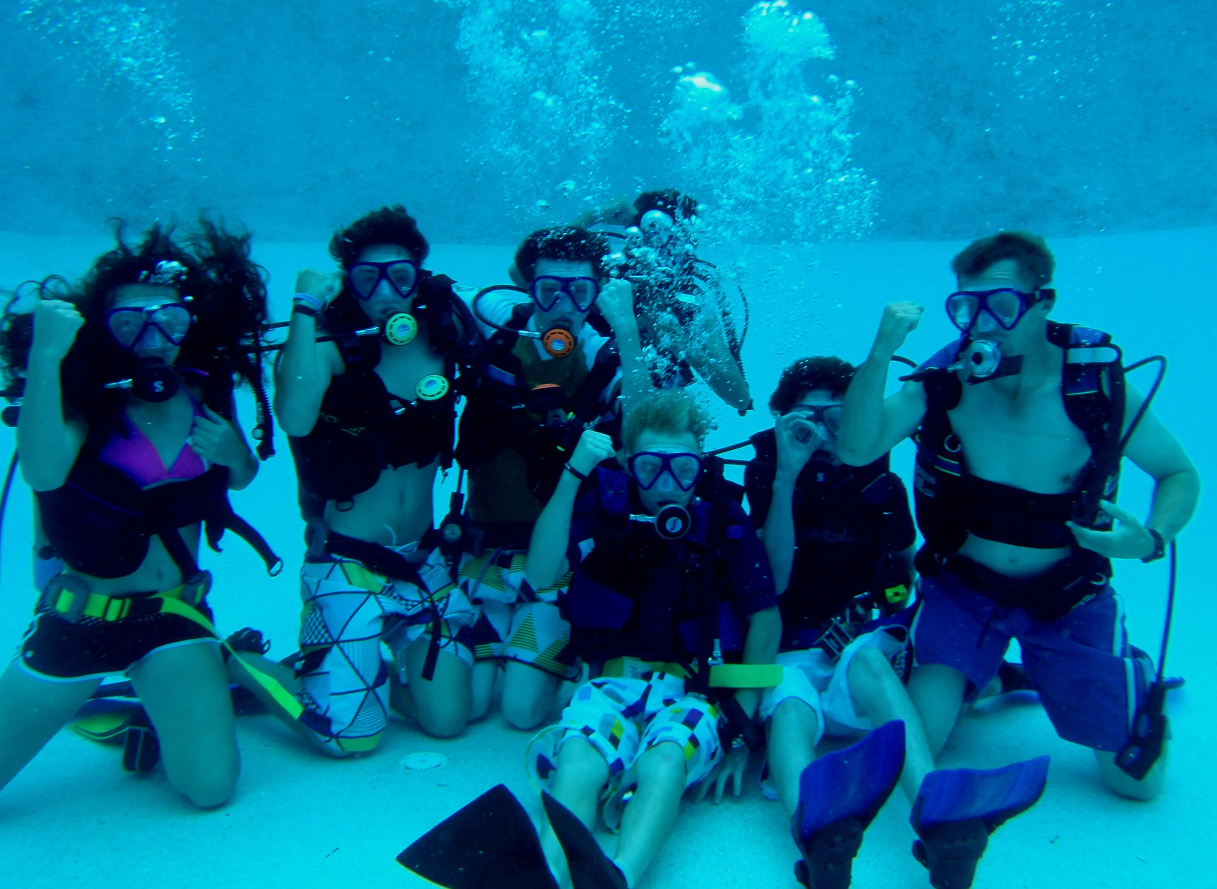 Pool_dive-group:c'mon.jpg