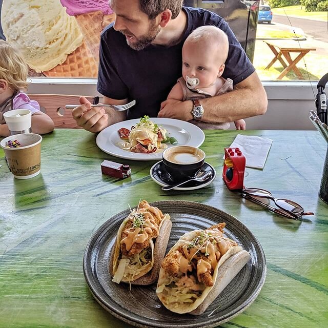 Missing all kinds of Sunday brunch scenes, from all corners of the world. I'm dining out on my camera roll (including some depths of the archives) whilst munching marmalade toast in my jimjams ☕ First up: fish tacos @flatwhite_waihibeach in NZ; a pre