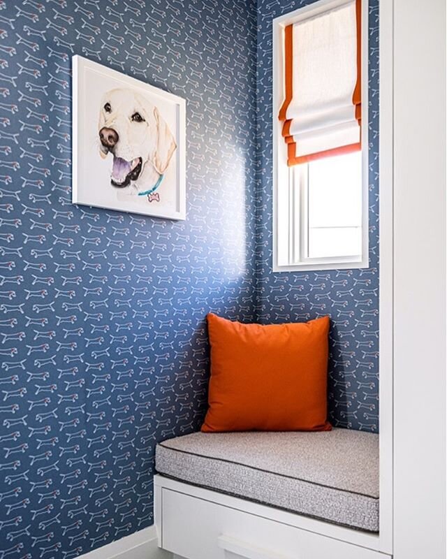 This lucky dog has her own room! Mudrooms and other small areas are a great place to use a fun wallpaper and incorporate bright details. @jamesshowroom @perennialsfabrics  @petportraitsbycolleen  #mollyskokdesign #mollyskok @juanitasdraperyanduph
