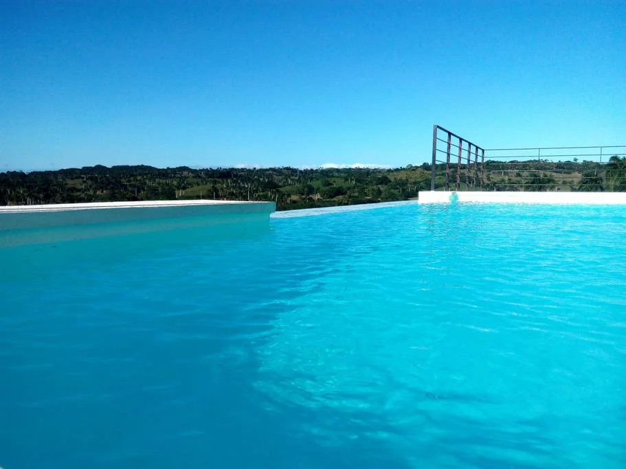 Valeo infinity pool