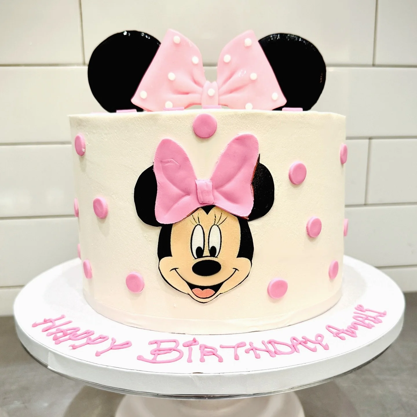 🎀 Custom Minnie Mouse Cake 🎀
Email: orders@docscakeshop.com