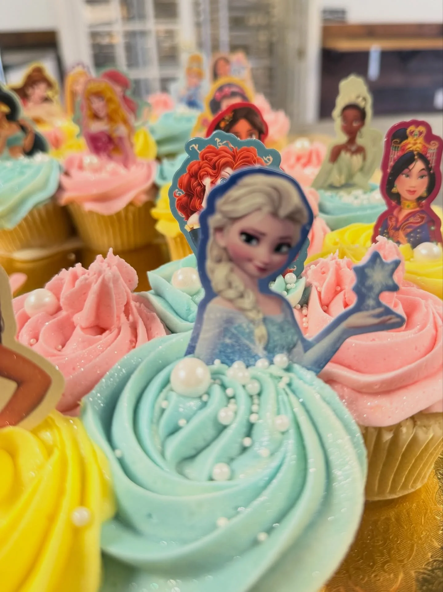 Which Disney Princess are you? 
Email or stop by to place your orders !

#disneycupcakes #princesscupcakes #princesscake #pullapart #pullapartcupcakes