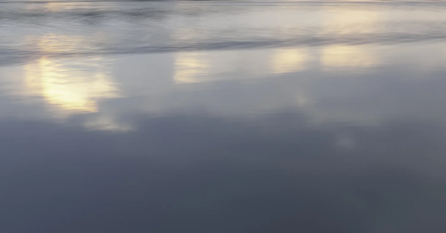 Light in a moving Ocean