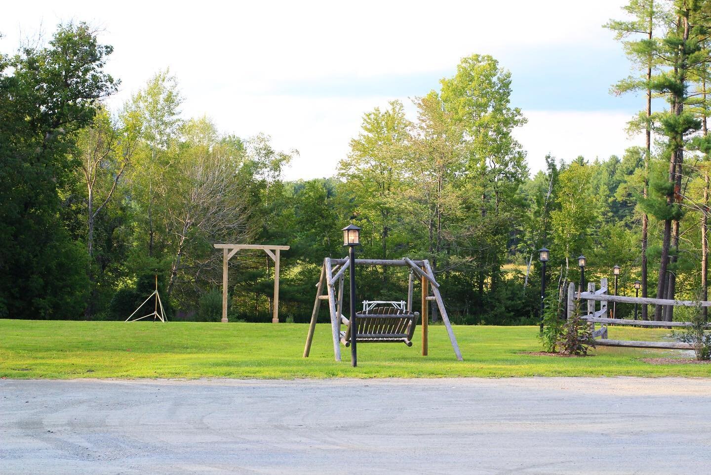 The beautiful weather today makes us want summer sooner! #dowdscountryinn #beautifulday #spring #yardswing