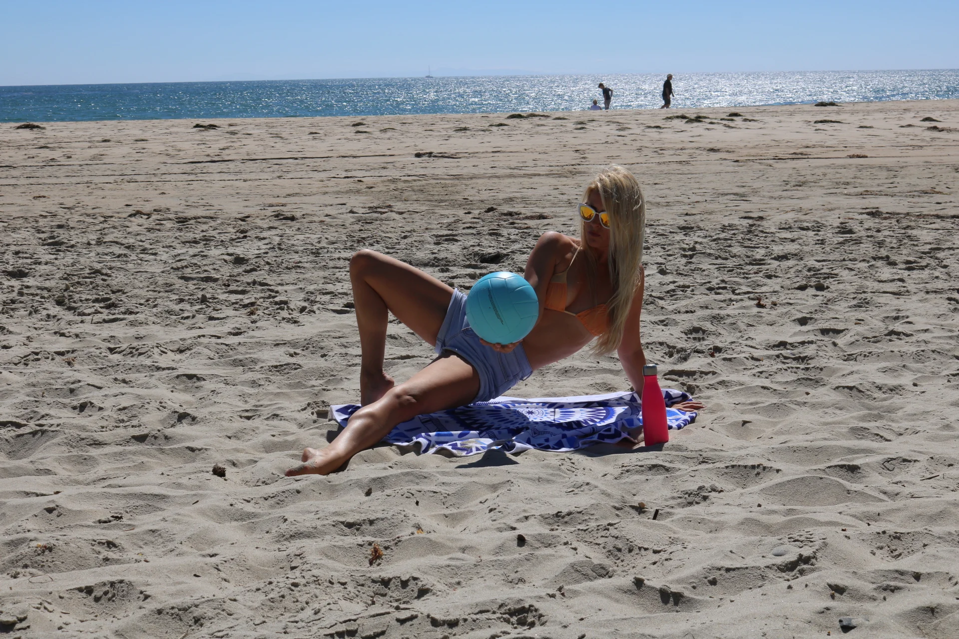 Grab ball and steady body in this extended and held position.