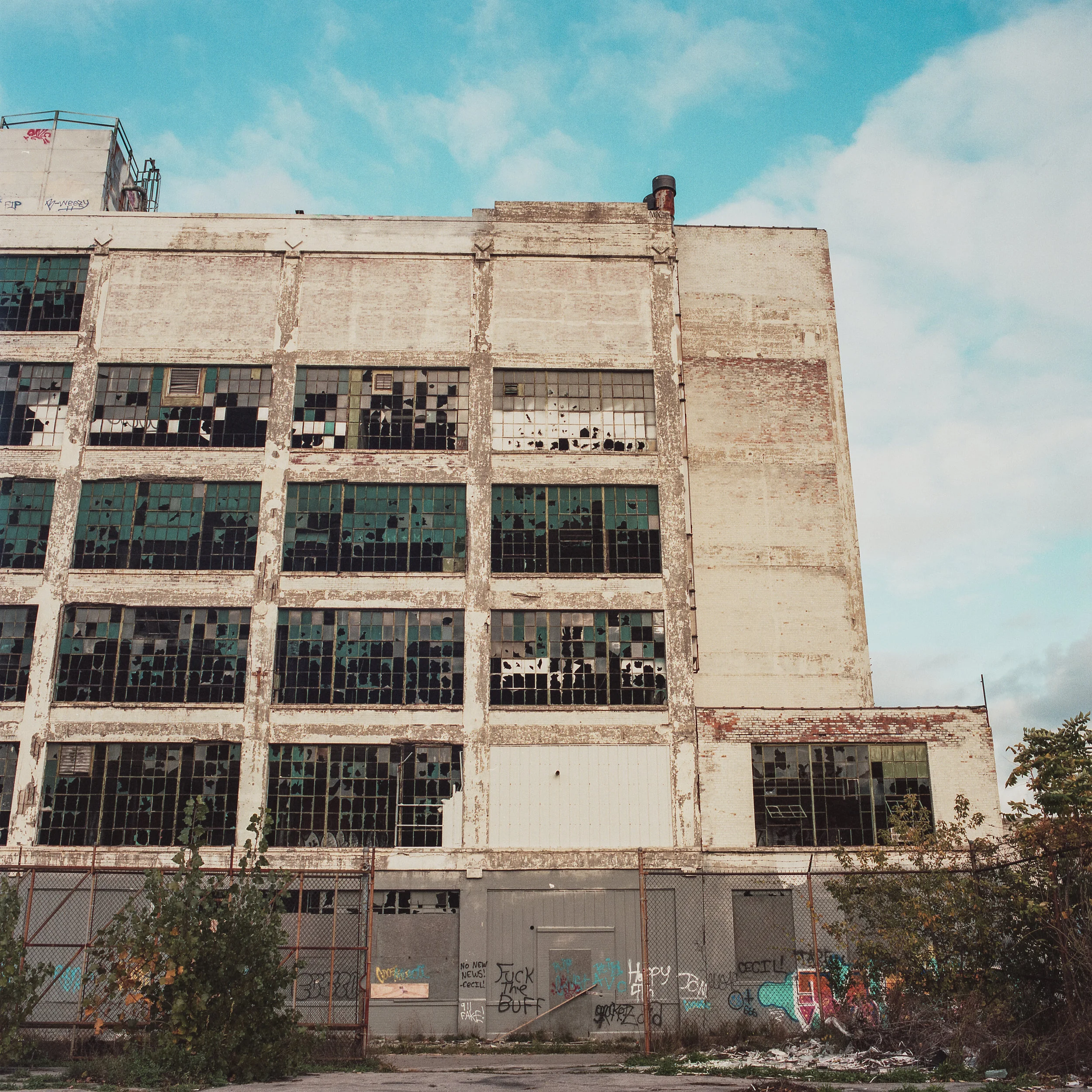 Fischer Body Plant 008 (Urban London).jpg