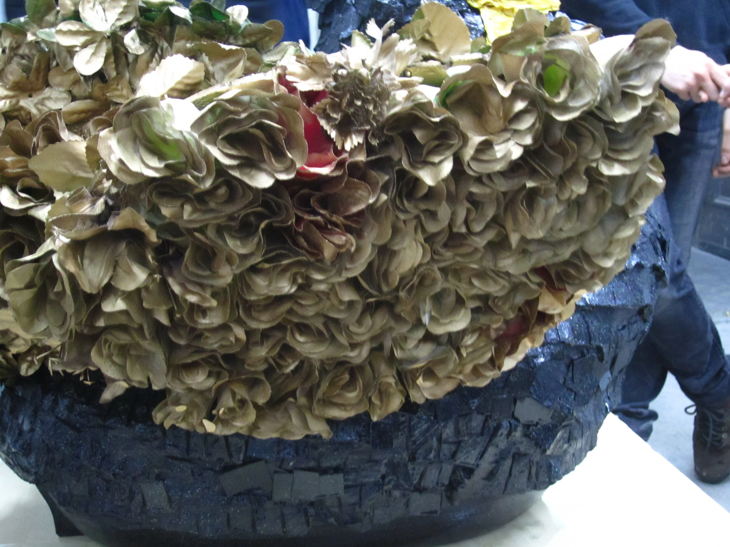 Hit me baby one more time (detail)