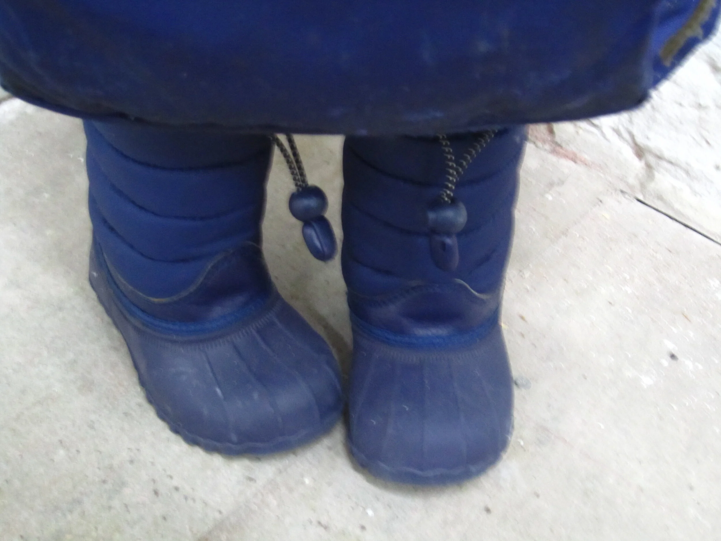 Every day I’m coloring coloring (detail)