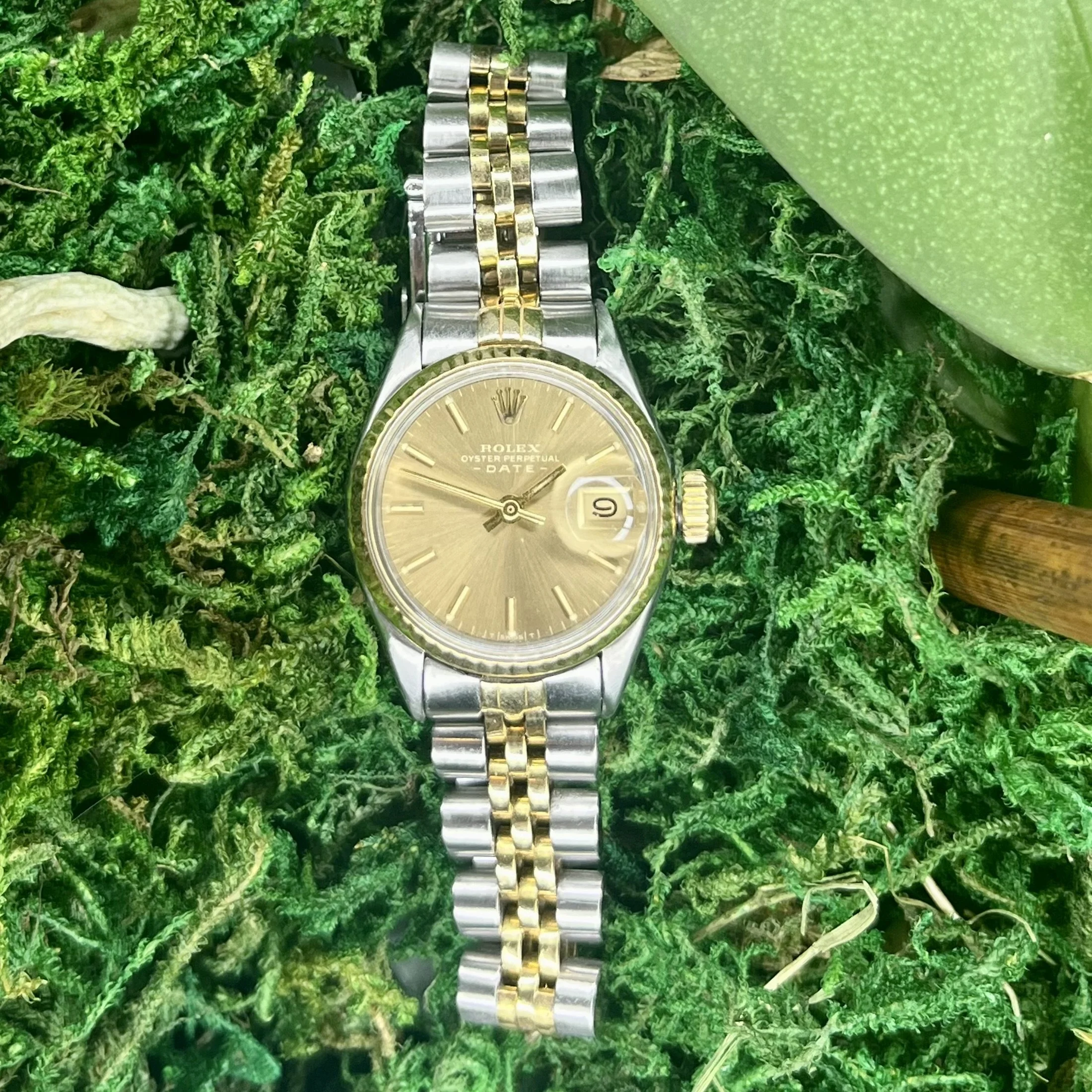 VINTAGE ROLEX DATE 6517 OYSTER PERPETUAL STEEL & GOLD JUBILEE GOLD DIAL 26MM