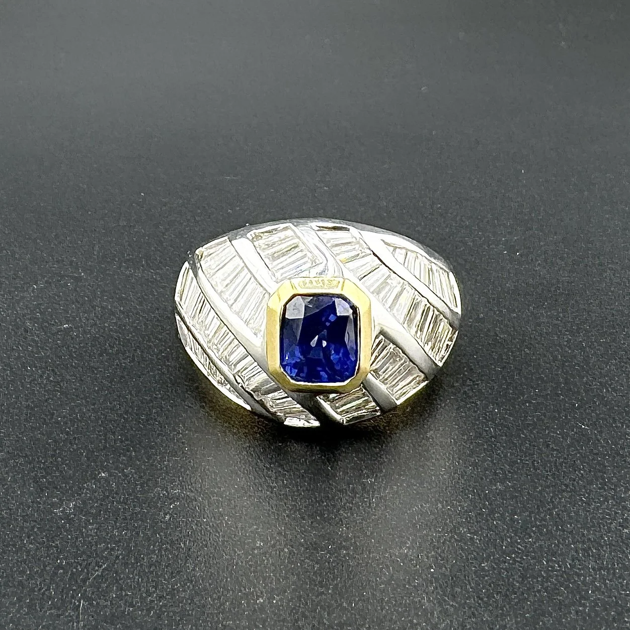 1CT Madagascar Sapphire & 5.20Ctw Baguette Diamond Ring - 18k Yellow Gold - Sz 8.25