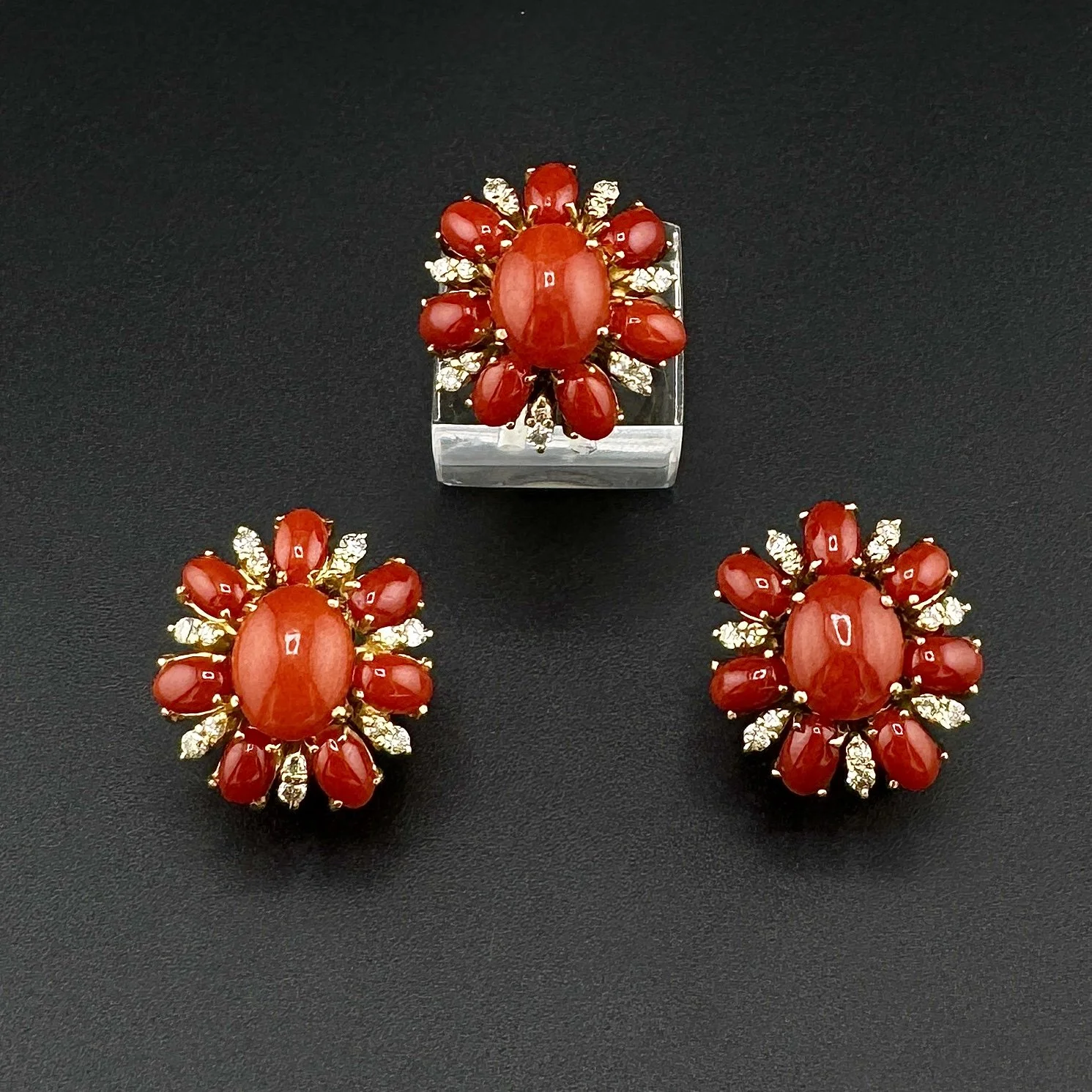SARDINIAN CORAL & 0.84CTW ROUND DIAMOND FLOWER RING / EARRINGS SET - 18K YG