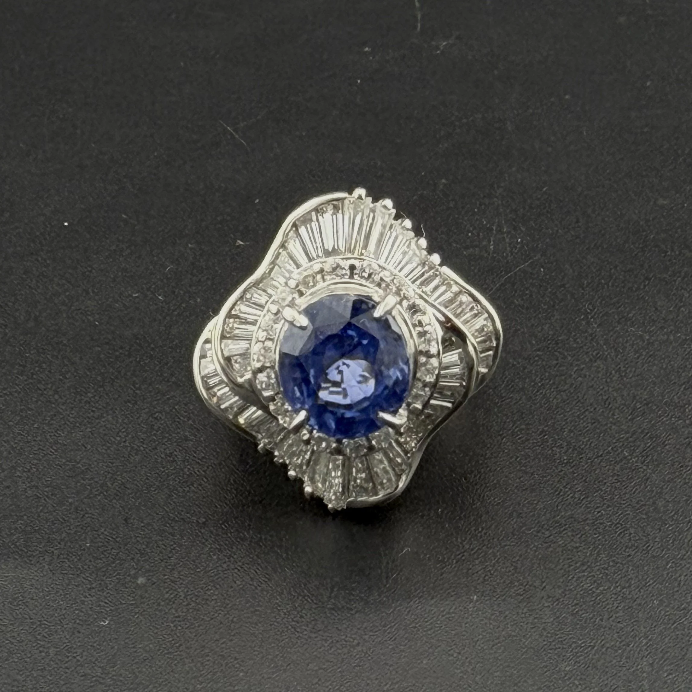 3.85 CT CEYLON SAPPHIRE 14KYG 13.2 G OVAL SPLASH NO HEAT 4 CTW DIAS VS F-G GIA