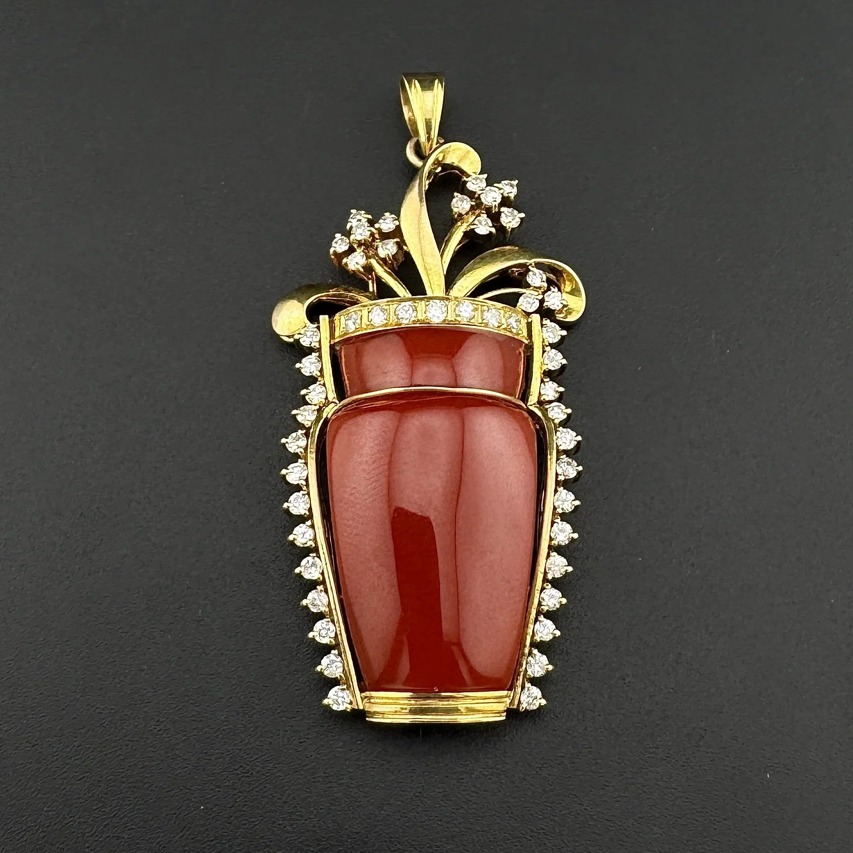 SARDINAN CORAL & 1.03CTW ROUND DIAMOND FLOWER POT PENDANT - 18K YELLOW GOLD