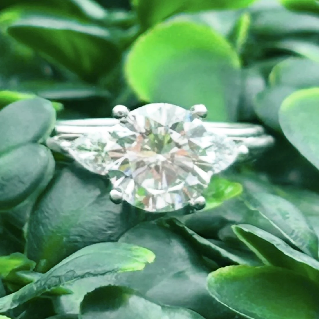 2.01 CT DIAMOND ENGAGEMENT RING W/ 0.55 CTW PEAR VS1 E 18K WG GIA CERTIFIED
