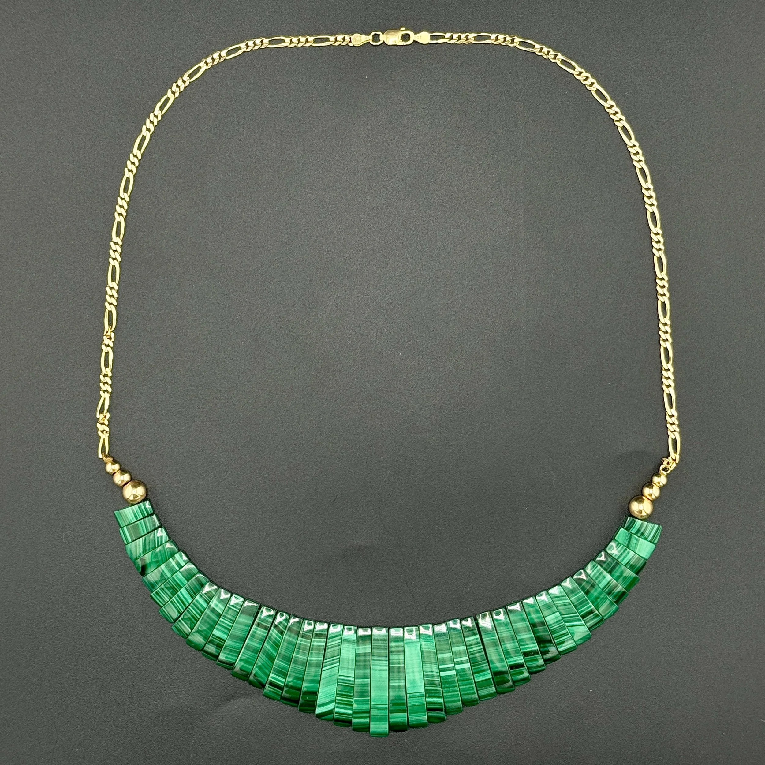 VINTAGE GREEN MALACHITE FRINGE FIGARO LINK NECKLACE - 14K YELLOW GOLD - 20"