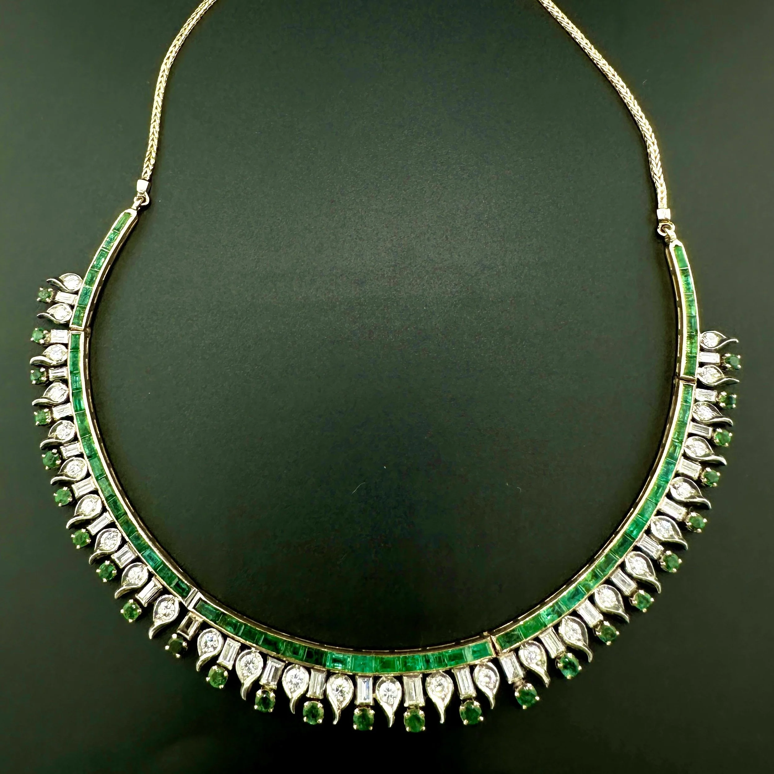 VINTAGE 14CTW COLOMBIAN EMERALD & 6CTW VS1 F DIAMOND NECKLACE - 18K YG - 16"