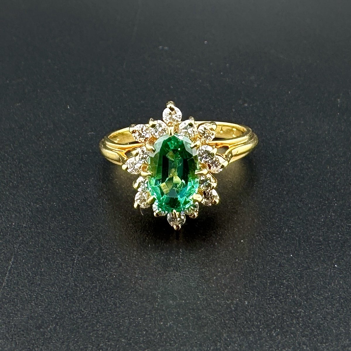 1CT OVAL GREEN TOURMALINE & 0.32CTW ROUND DIAMOND RING - 18K YELLOW GOLD - SZ 6