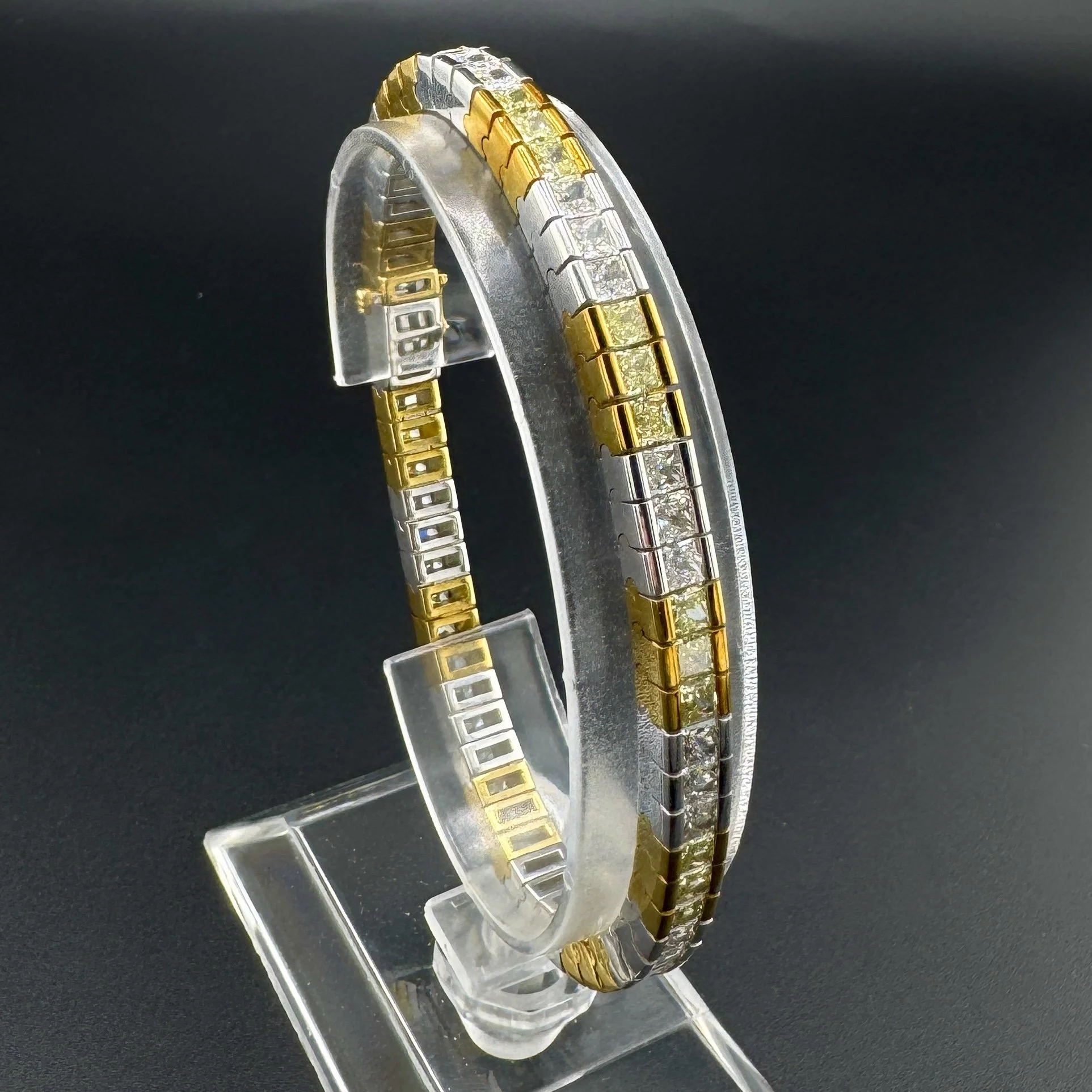15CTW ASSCHER CUT WHITE & YELLOW DIAMOND TENNIS BRACELET - 18K WG / YG - 7.5"