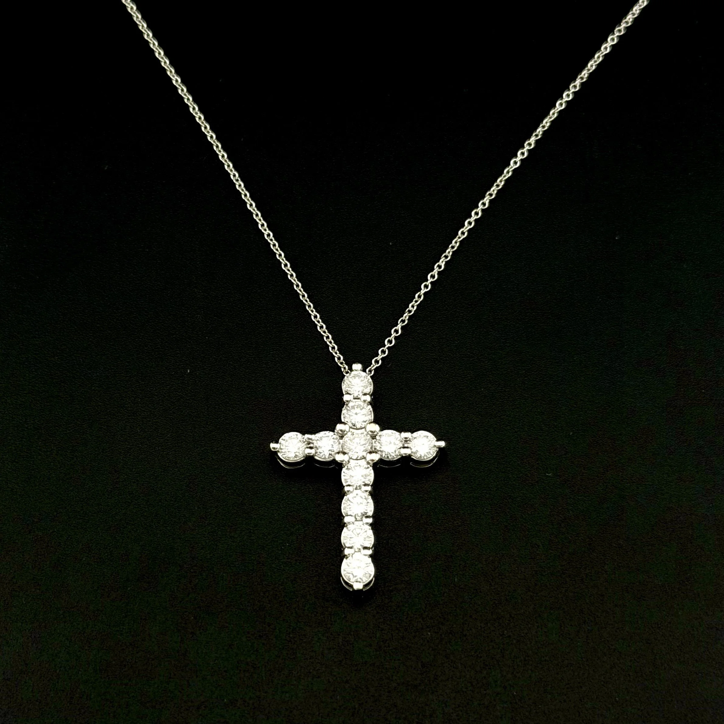 1.32 CTW SI1 G-H DIAMOND CROSS NECKLACE - 14K WHITE GOLD 4.56 GRAMS