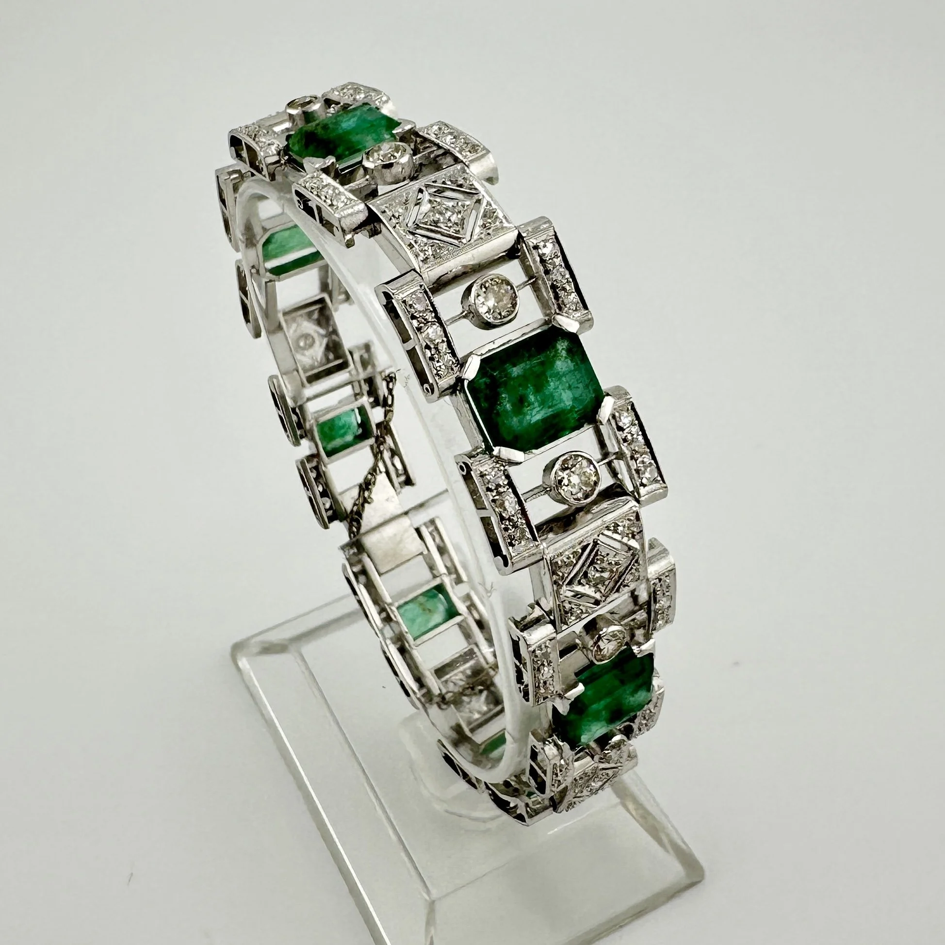 ART DECO 14CTW COLOMBIAN EMERALD & 4.64CTW VS2 G-H DIAMOND BRACELET - PLAT - 7"