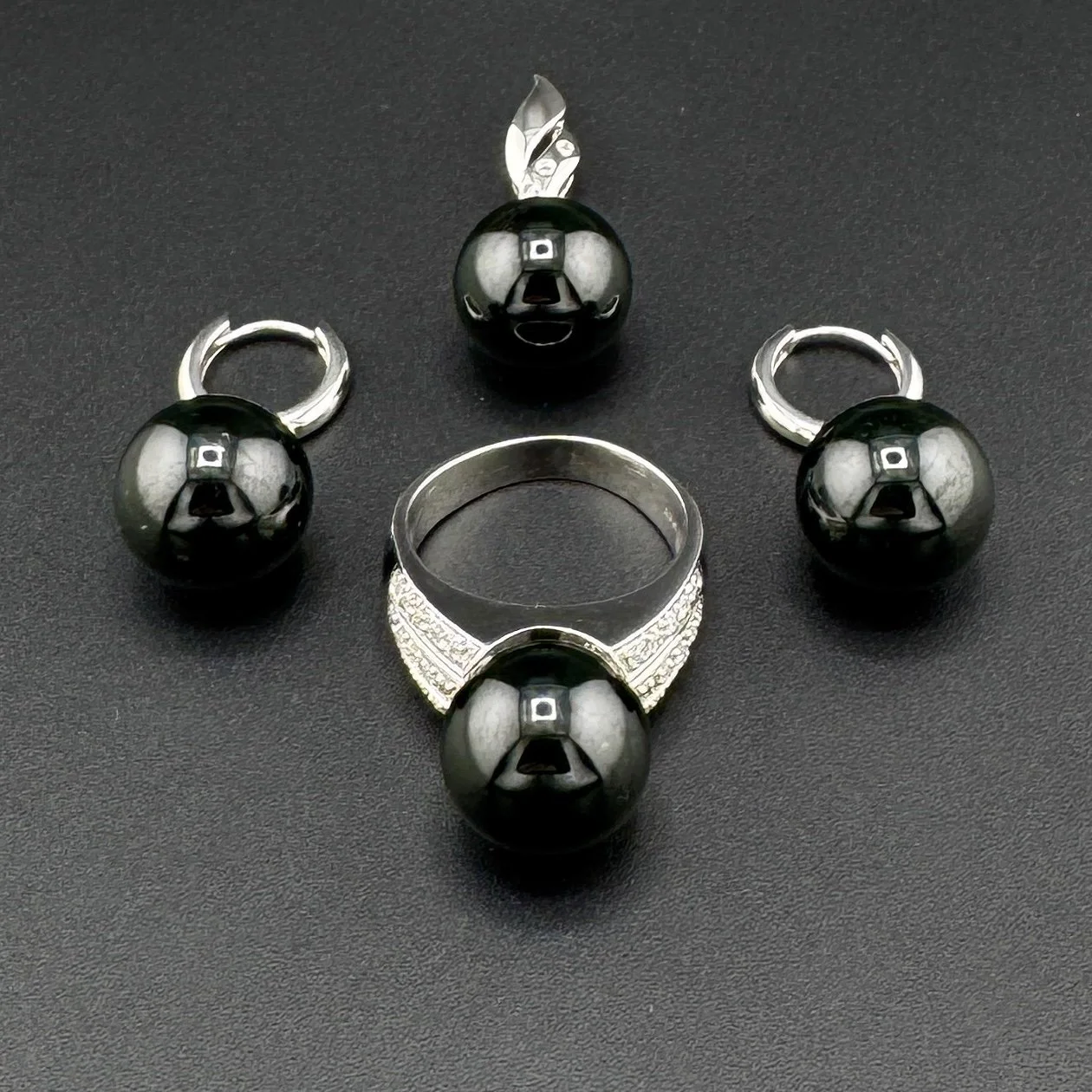13MM ROUND JADE & 0.49CTW DIAMOND RING / EARRINGS/ PENDANT SET - 18K WG