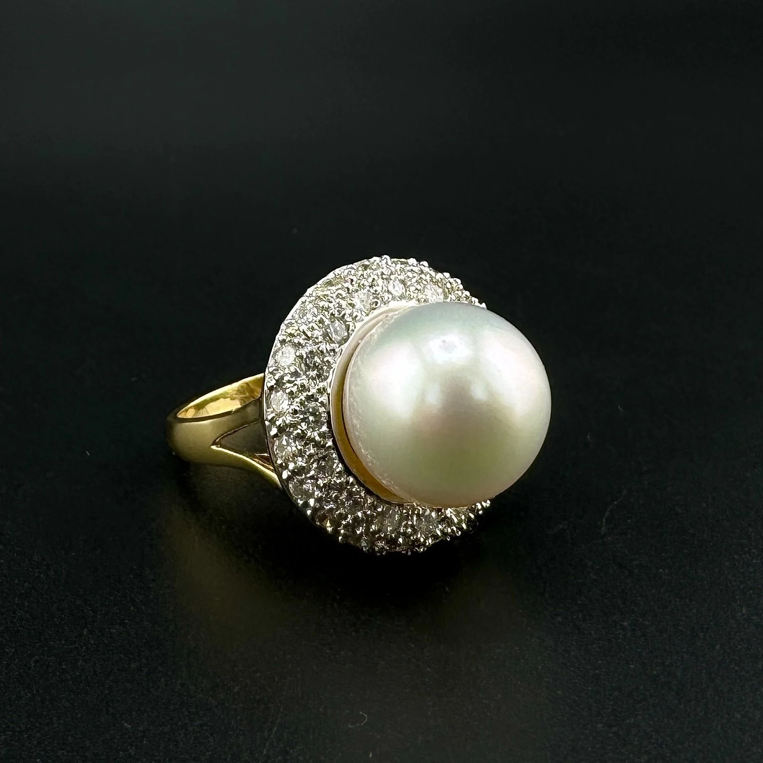 13MM PEARL & DIAMOND 0.80CTW ROUND PAVE RING - 18K YELLOW GOLD - SZ 7