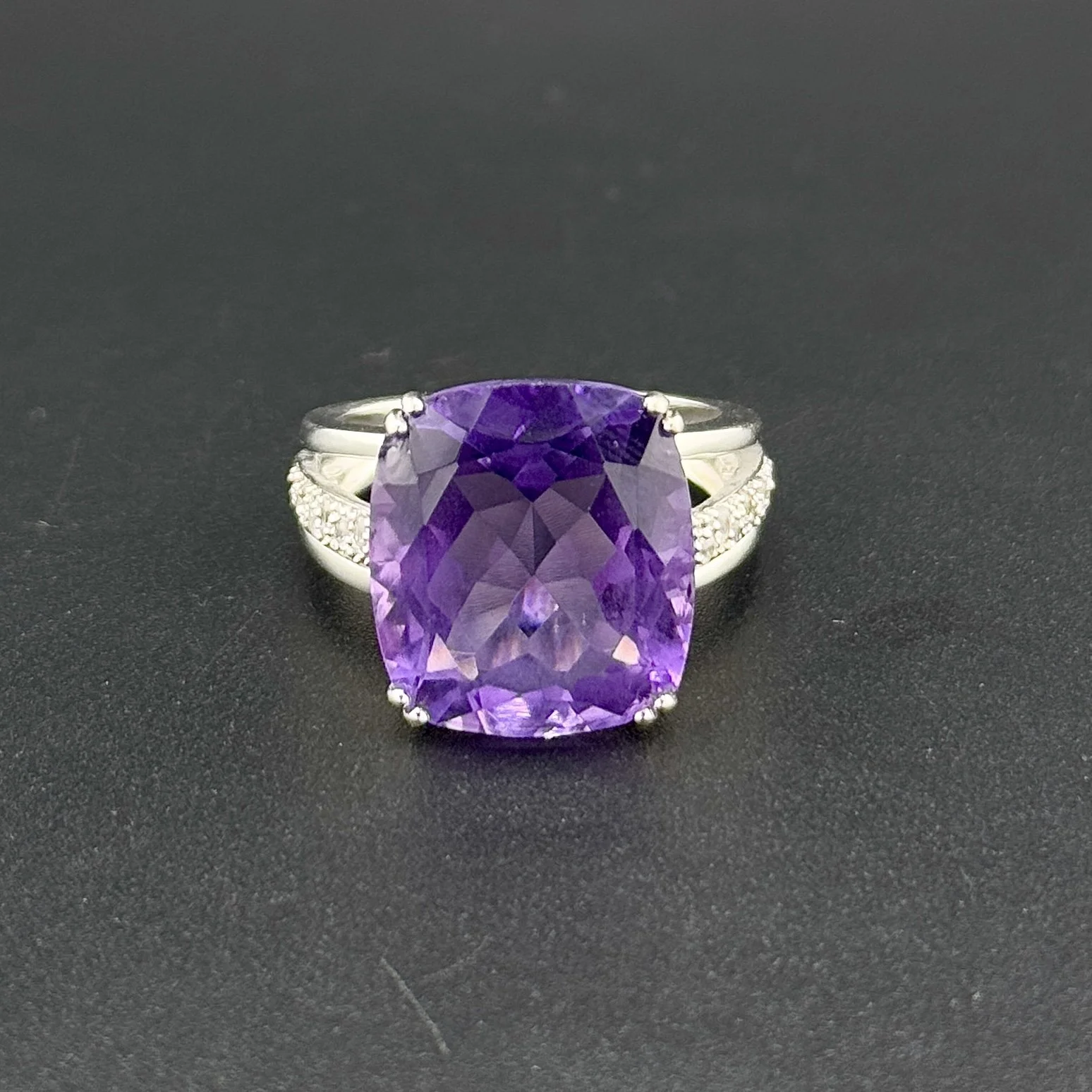 10CT CUSHION CUT AMETHYST & 0.32CTW DIAMOND RING - 14K WHITE GOLD - SZ 8.25