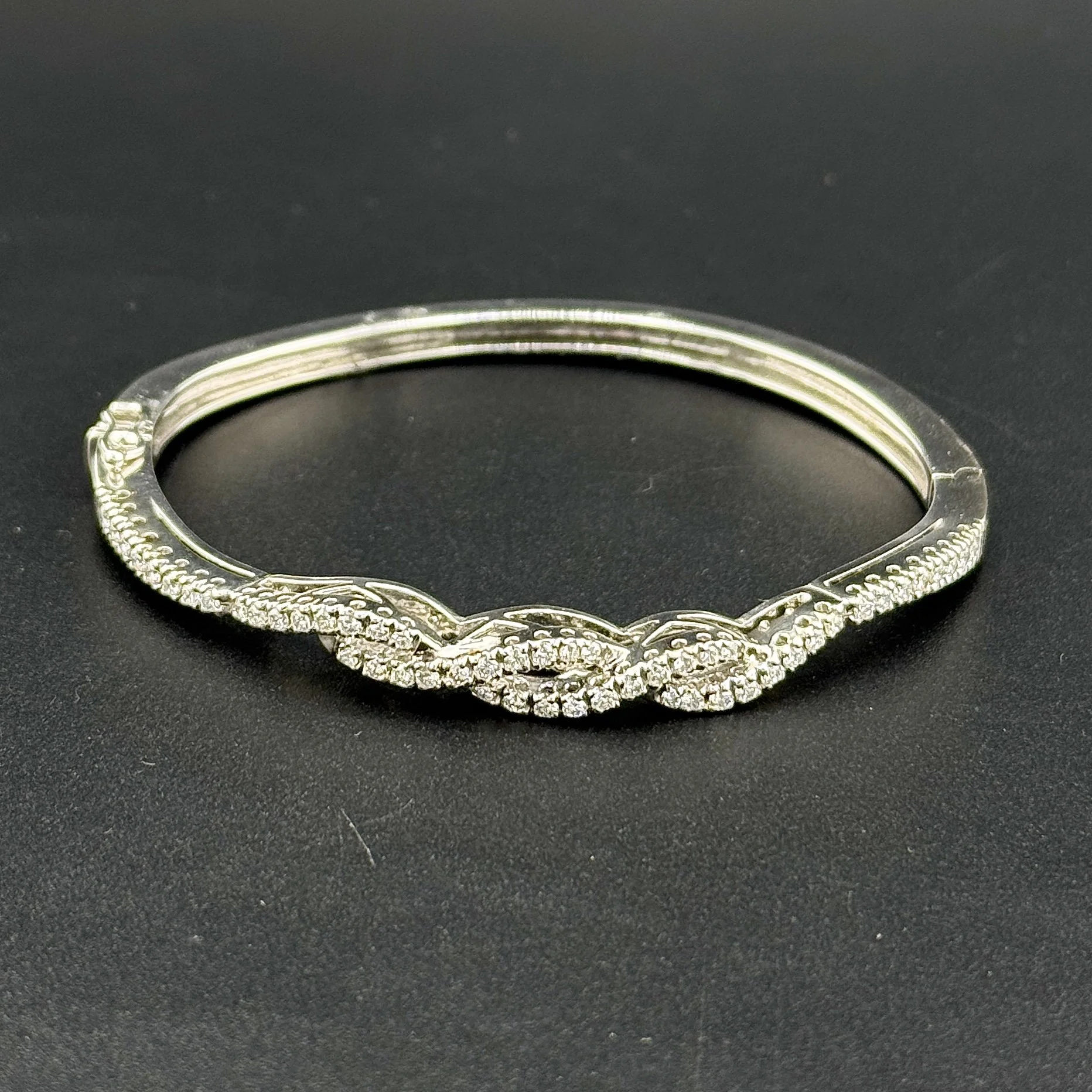1CTW ROUND DIAMOND CROSSOVER BANGLE BRACELET -  18K WHITE GOLD - 6.5"