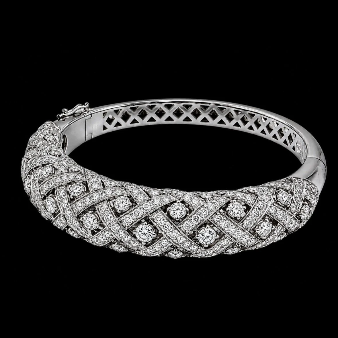 18 Karat White Gold Diamond Bangle Bracelet