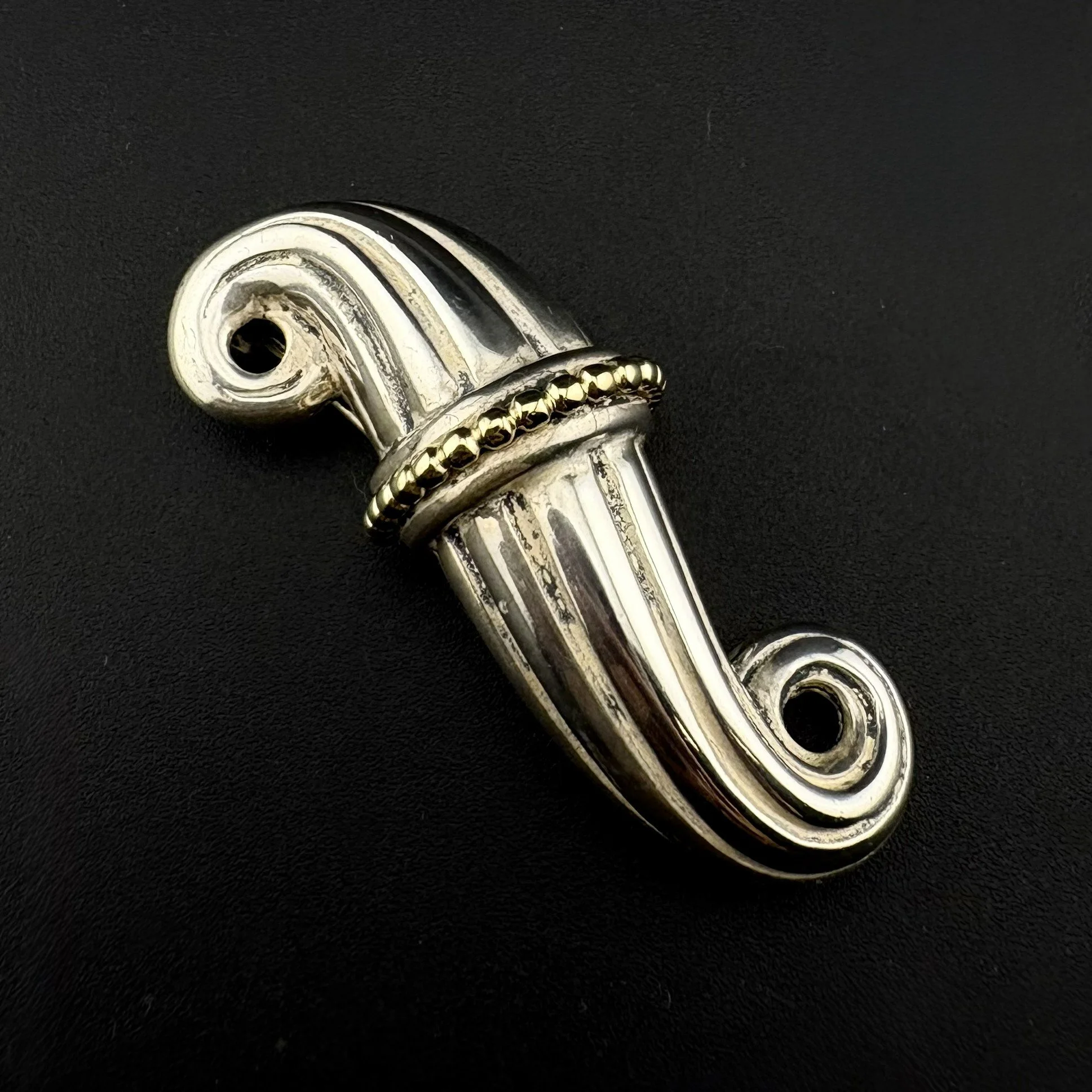 BROOCH.jpg